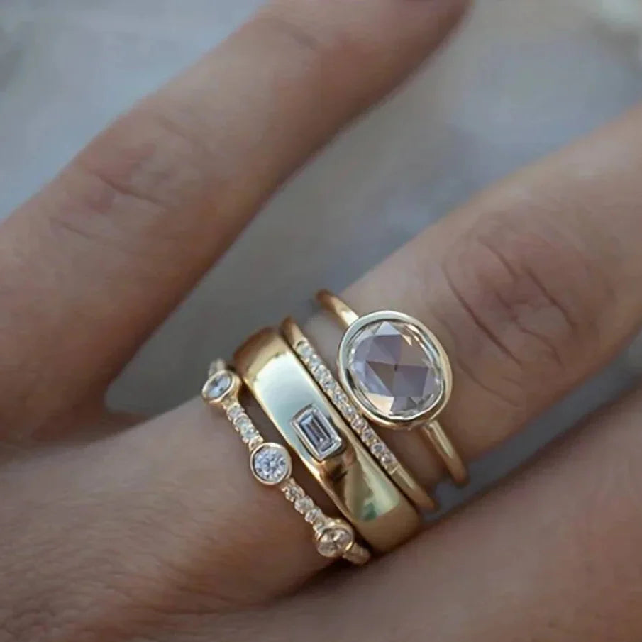 Destiny - Conjunto de Anillos Vintage de Oro y Circonitas